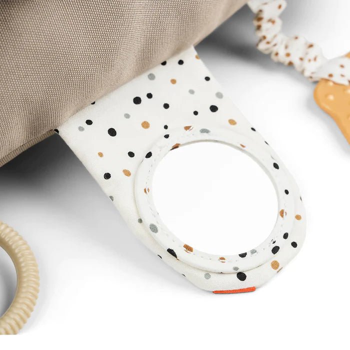 Cojín de actividades para el tiempo de juego boca abajo Croco arena