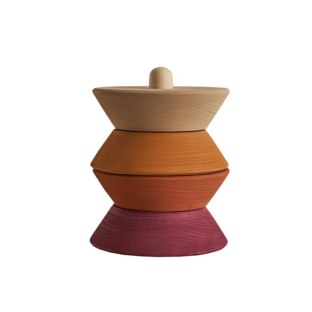 Torre escultural de madera pequeña