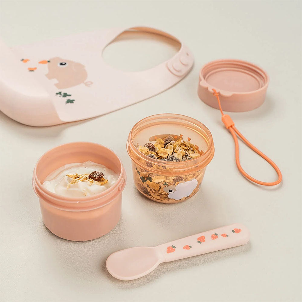 Contenedor de snack 2 en 1 para llevar Tiny Farm rosa