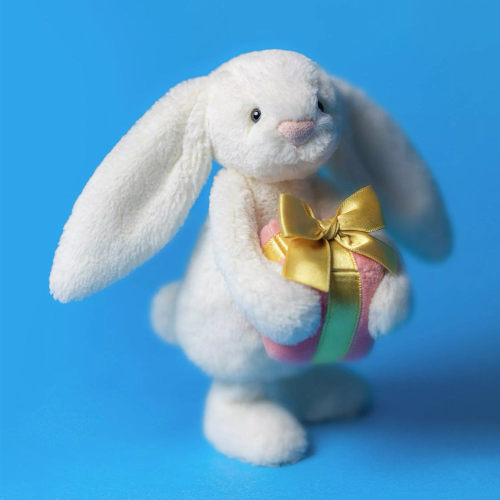 Peluche conejo Bashful pequeño con regalo rosa